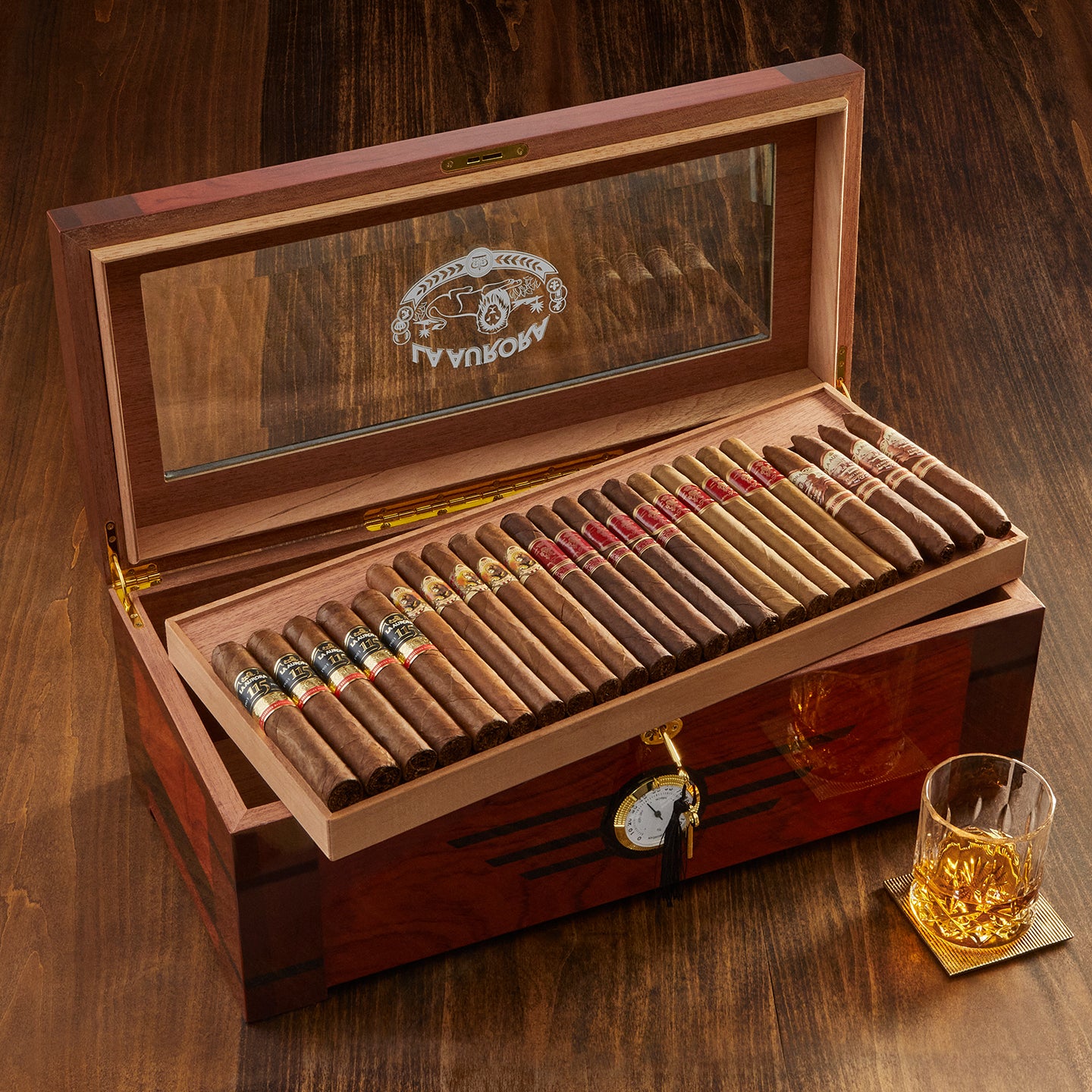 La Aurora® 130 Ct. Cedar Humidor